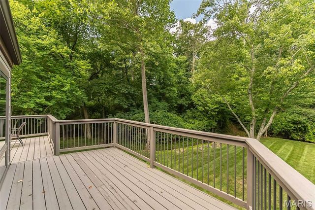 12420 Robyn Road, Sunset Hills, MO 63127