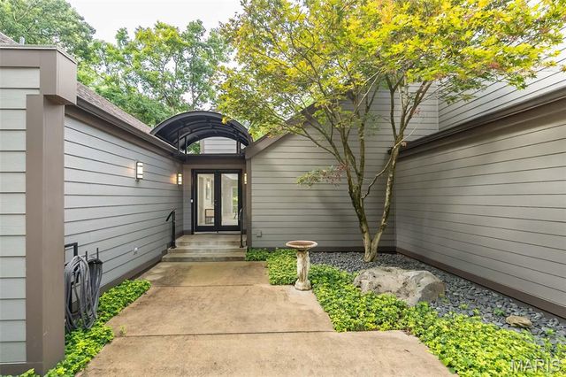 12420 Robyn Road, Sunset Hills, MO 63127