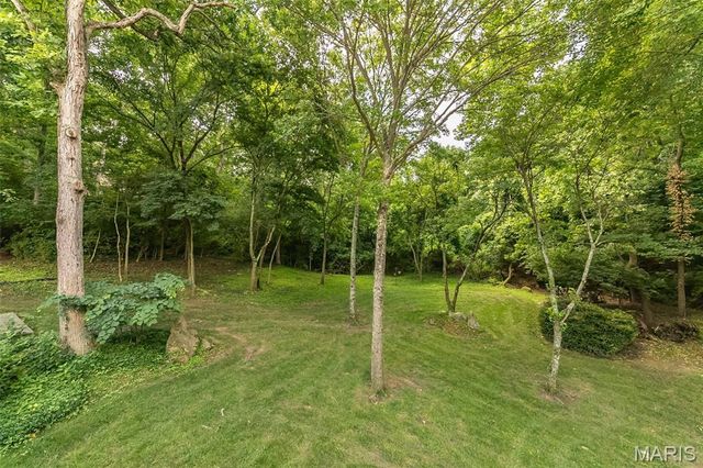 12420 Robyn Road, Sunset Hills, MO 63127