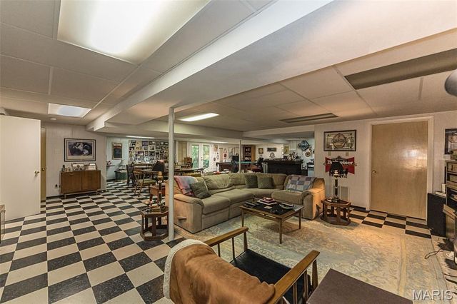 12420 Robyn Road, Sunset Hills, MO 63127
