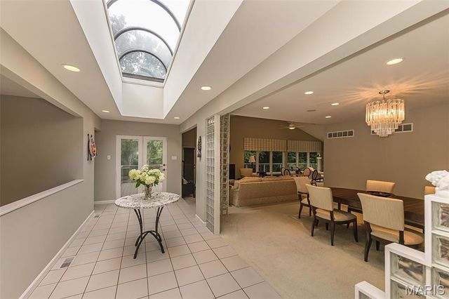 12420 Robyn Road, Sunset Hills, MO 63127