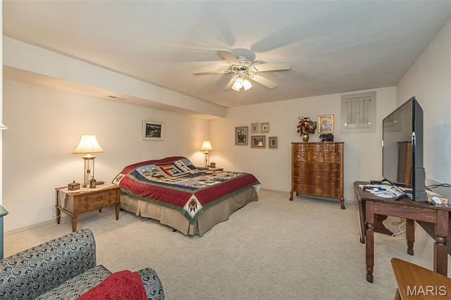12420 Robyn Road, Sunset Hills, MO 63127