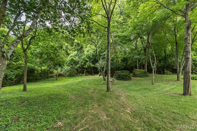 12420 Robyn Road, Sunset Hills, MO 63127