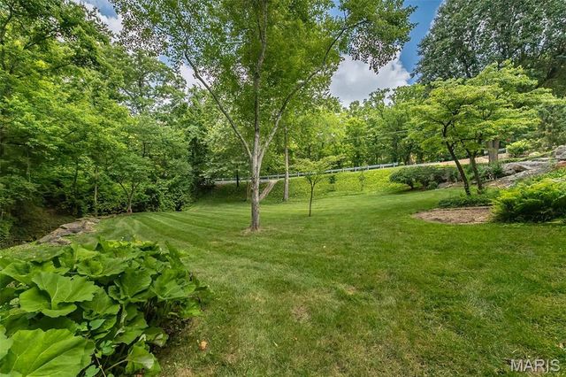 12420 Robyn Road, Sunset Hills, MO 63127