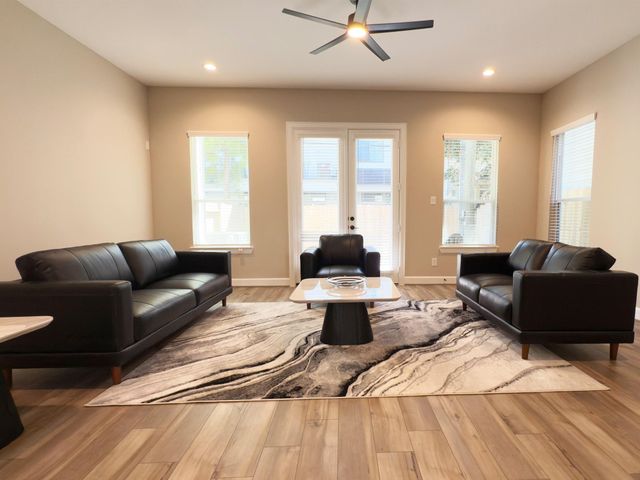 4309 B Dickson Street Street, Houston, TX 77007