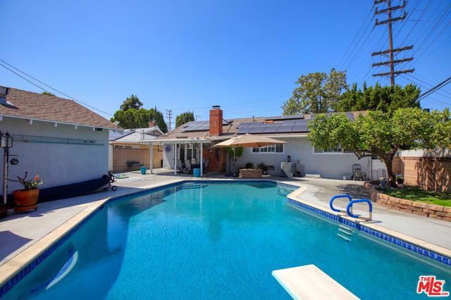 16600 Nordhoff Street, North Hills (los Angeles), CA 91343