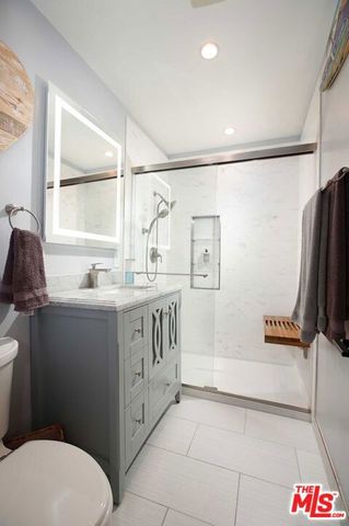 16600 Nordhoff Street, North Hills (los Angeles), CA 91343