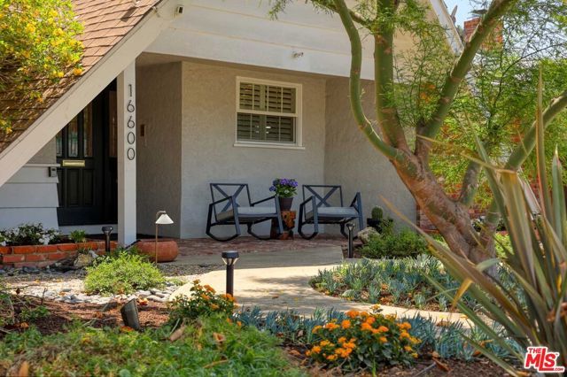 16600 Nordhoff Street, North Hills (los Angeles), CA 91343