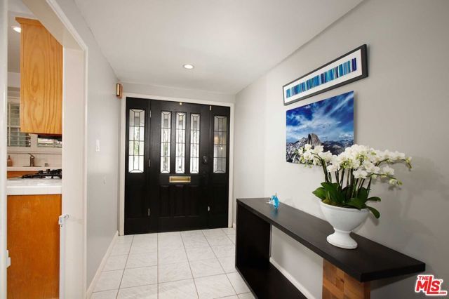 16600 Nordhoff Street, North Hills (los Angeles), CA 91343