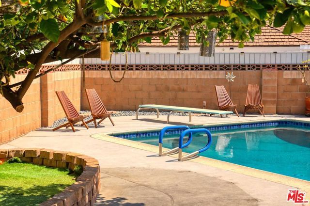 16600 Nordhoff Street, North Hills (los Angeles), CA 91343