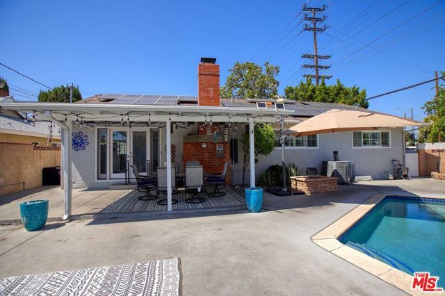 16600 Nordhoff Street, North Hills (los Angeles), CA 91343