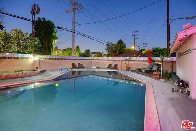 16600 Nordhoff Street, North Hills (los Angeles), CA 91343