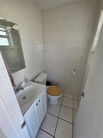 1612 Jefferson Ave PH02, Miami Beach, FL 33139