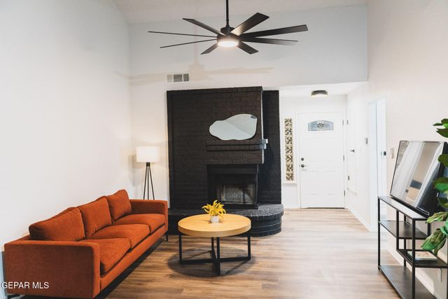 2808 LAKE CHAMPLAIN Street, El Paso, TX 79936