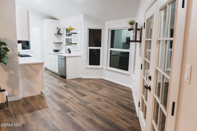 2808 LAKE CHAMPLAIN Street, El Paso, TX 79936