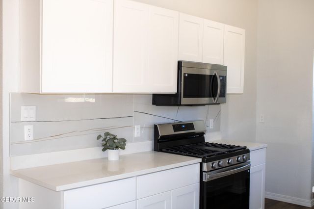 2808 LAKE CHAMPLAIN Street, El Paso, TX 79936