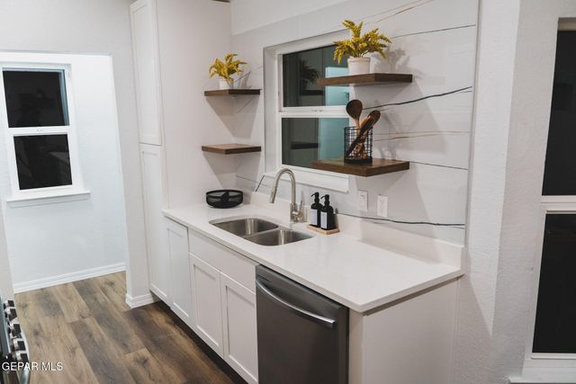 2808 LAKE CHAMPLAIN Street, El Paso, TX 79936