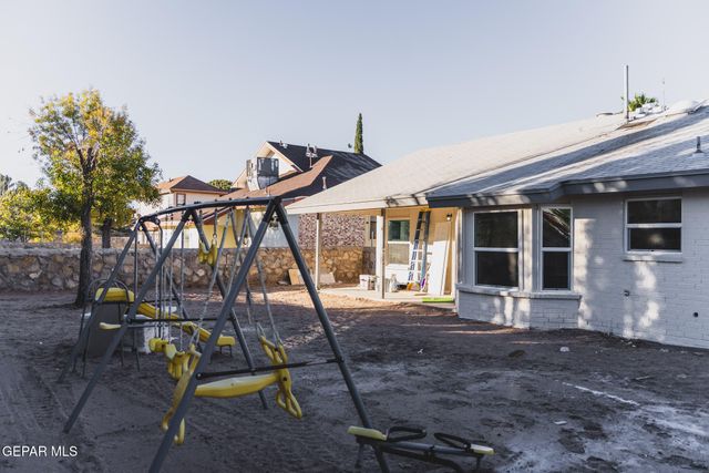 2808 LAKE CHAMPLAIN Street, El Paso, TX 79936