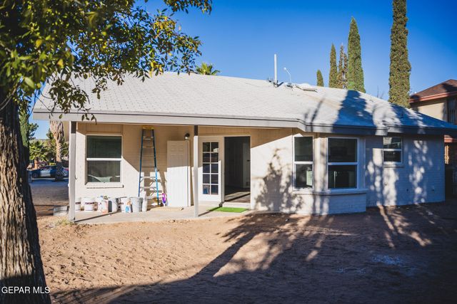 2808 LAKE CHAMPLAIN Street, El Paso, TX 79936