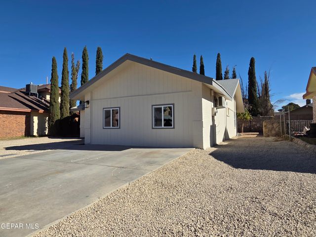 2808 LAKE CHAMPLAIN Street, El Paso, TX 79936