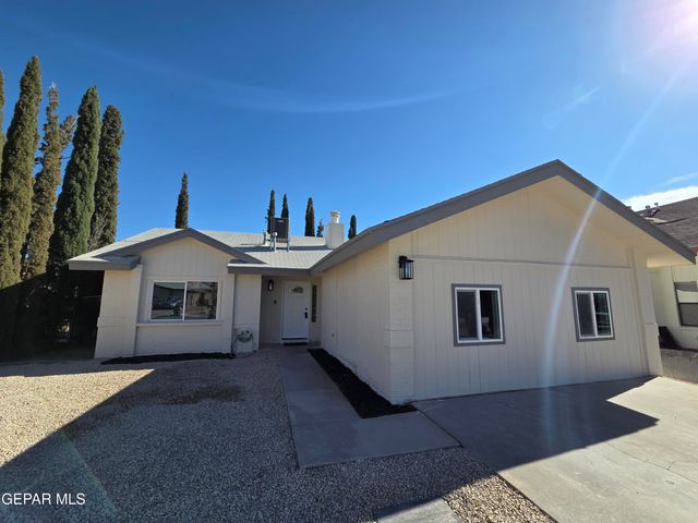 2808 LAKE CHAMPLAIN Street, El Paso, TX 79936