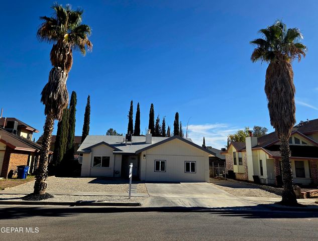2808 LAKE CHAMPLAIN Street, El Paso, TX 79936