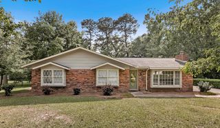 1809 Medera Ct, Dothan, AL 36301