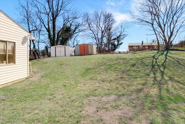 212 Cherryhill RD, Roanoke, VA 24017