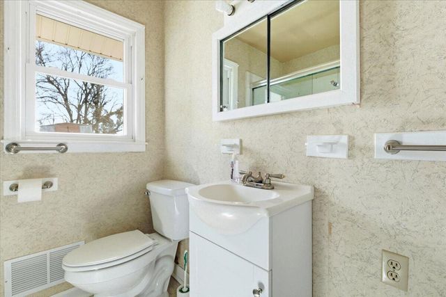 212 Cherryhill RD, Roanoke, VA 24017