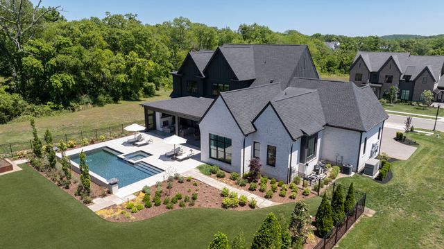 6083 Porters Union Way, Arrington, TN 37014