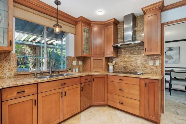 7049 El Fuerte Street, Carlsbad, CA 92009