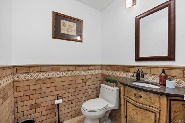 7049 El Fuerte Street, Carlsbad, CA 92009