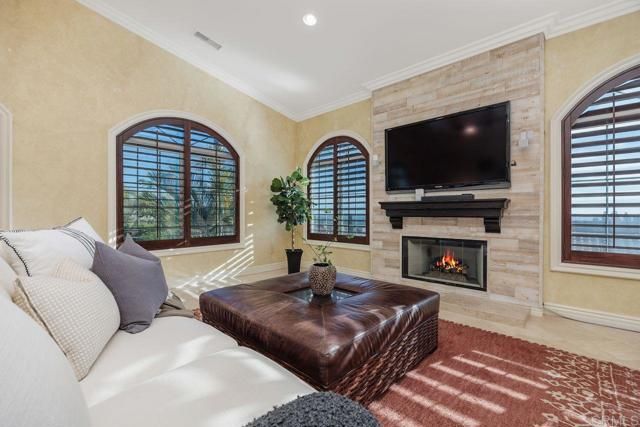 7049 El Fuerte Street, Carlsbad, CA 92009