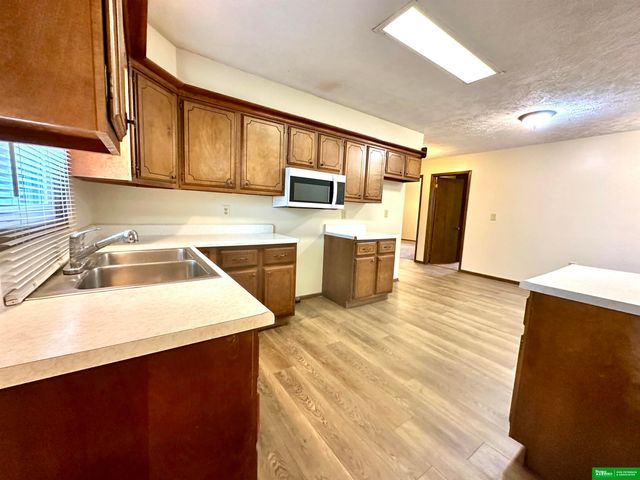 206 N Thomas Street, Oakland, NE 68045