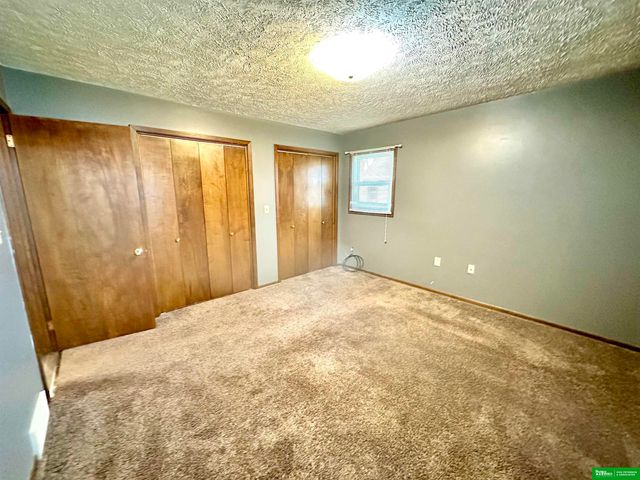 206 N Thomas Street, Oakland, NE 68045
