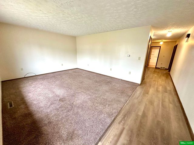 206 N Thomas Street, Oakland, NE 68045