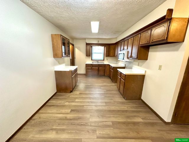 206 N Thomas Street, Oakland, NE 68045