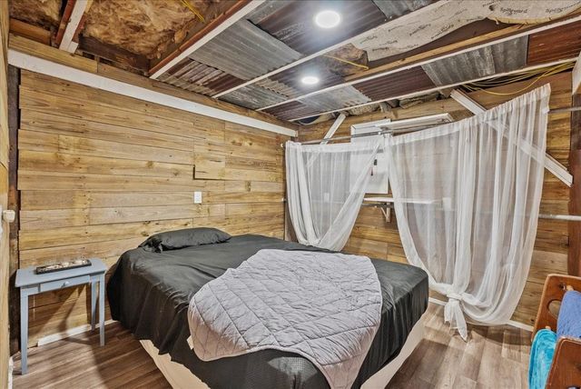 711 10th Street, Dickinson, TX 77539