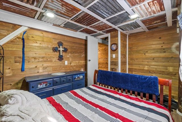 711 10th Street, Dickinson, TX 77539