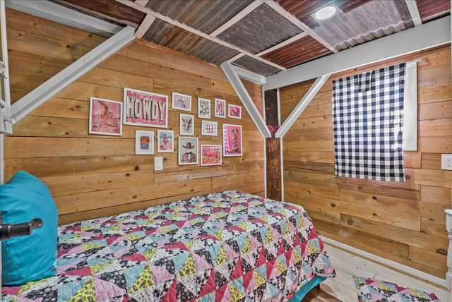 711 10th Street, Dickinson, TX 77539