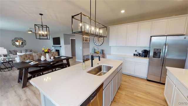 4865 Lepinske Farm Place, Clay, NY 13041