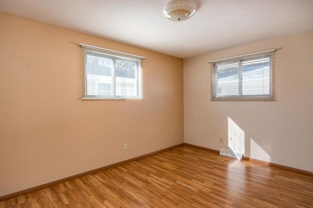 1631 S WALDEN AVENUE, Appleton, WI 54915