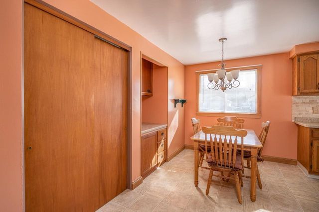 1631 S WALDEN AVENUE, Appleton, WI 54915