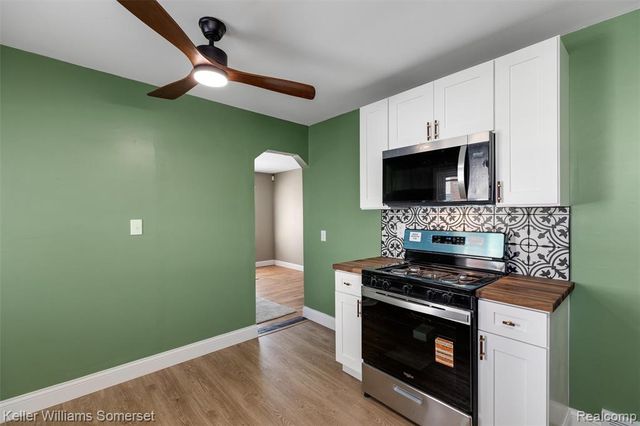 19161 Oakfield Street, Detroit, MI 48235