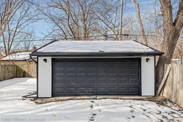 19161 Oakfield Street, Detroit, MI 48235