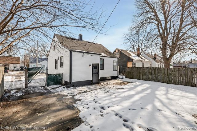 19161 Oakfield Street, Detroit, MI 48235