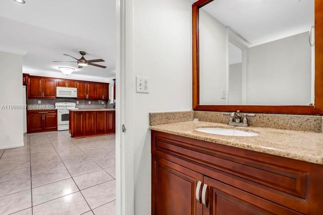 8107 SW 23rd Ct 29D, North Lauderdale, FL 33068