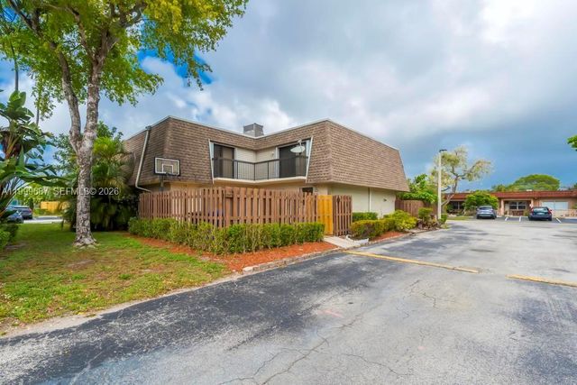 8107 SW 23rd Ct 29D, North Lauderdale, FL 33068