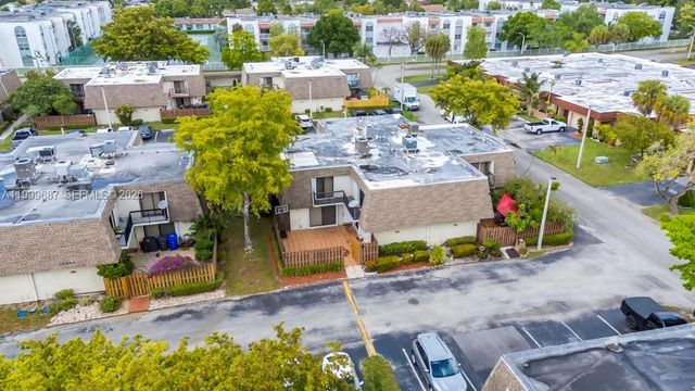 8107 SW 23rd Ct 29D, North Lauderdale, FL 33068