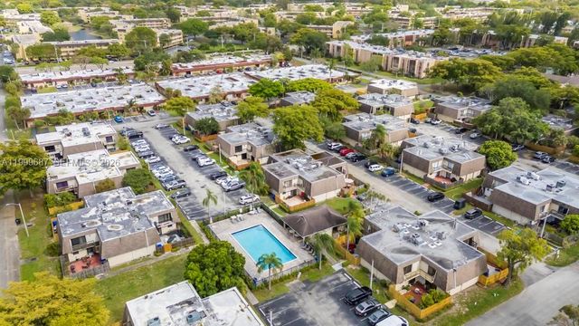 8107 SW 23rd Ct 29D, North Lauderdale, FL 33068